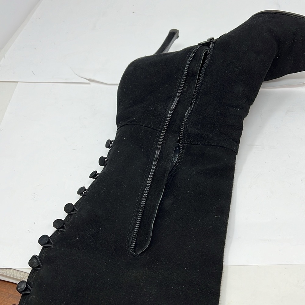 Stuart Weitzman Sz 8 Tall Black Suede Pull On Zipper Back Button Boots - Picture 5 of 11